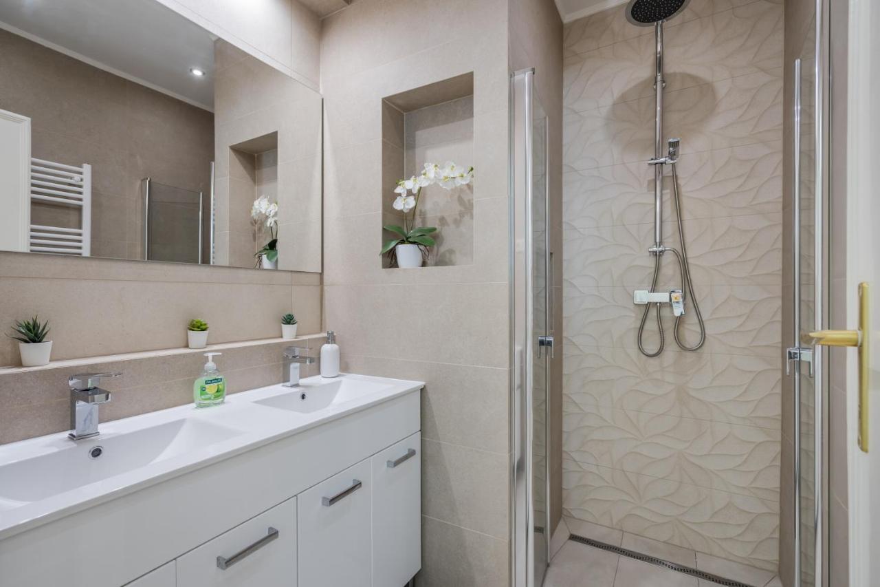 Bpr Ethereal Panoramic Suite With A/C & Balcony บูดาเปสต์ ภายนอก รูปภาพ